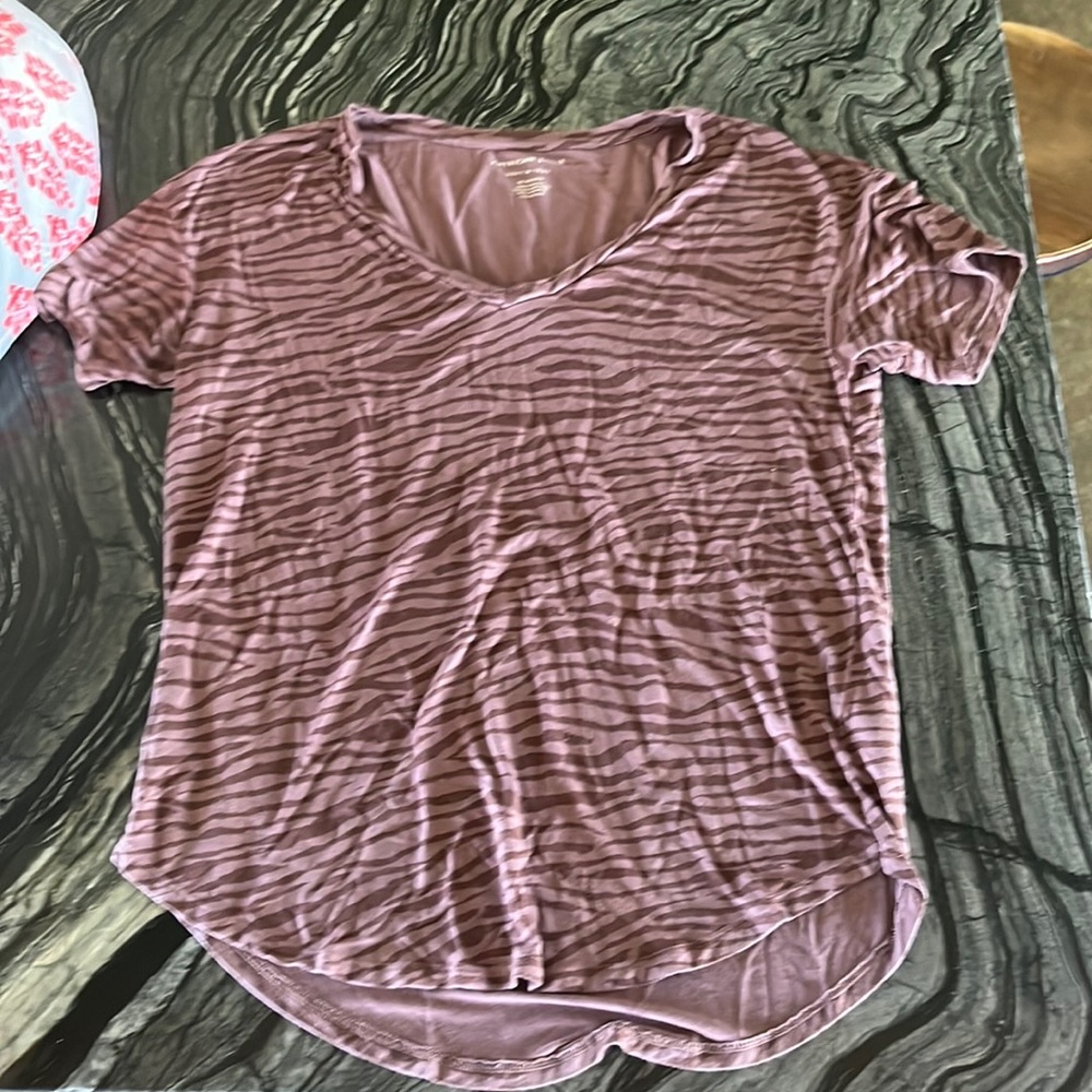 American eagle soft shirt fits big